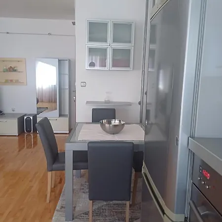 Apartment Prime Neighborhood