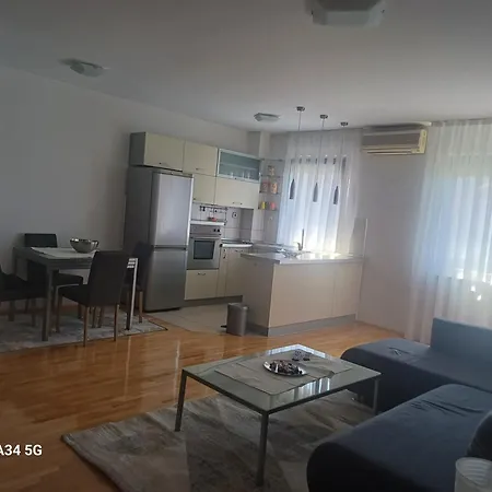 Apartment Prime Neighborhood