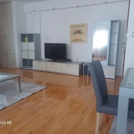 Apartment Prime Neighborhood *