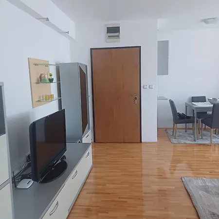 Apartment Prime Neighborhood